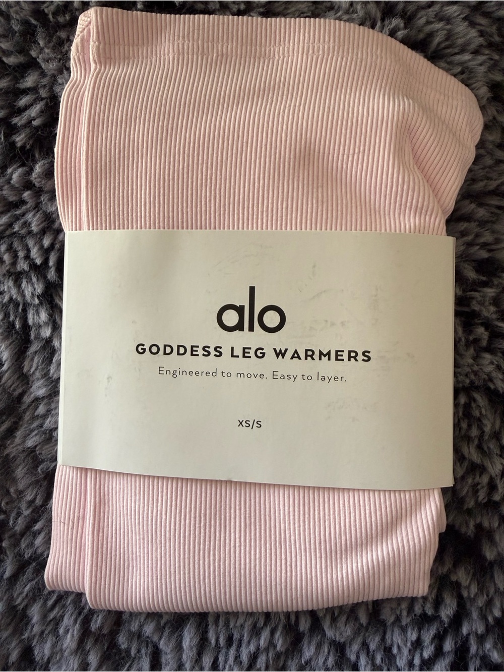 ALO Yoga Goddess Leg Warmers in Light Pink